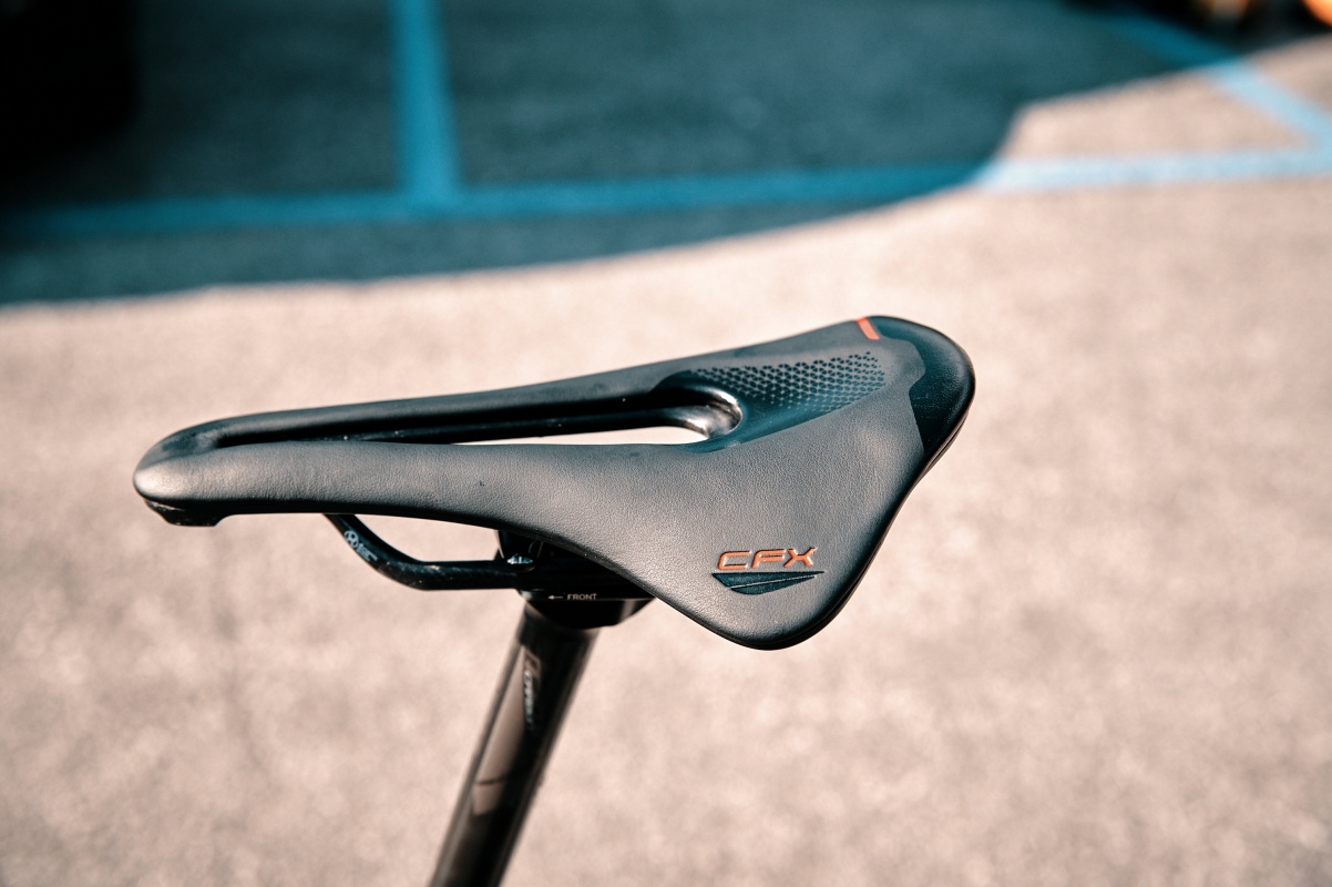 お求めやすく価格改定 SELLE SAN MARCO サンマルコ サドル ASPIDE Open-Fit Racing Wide 